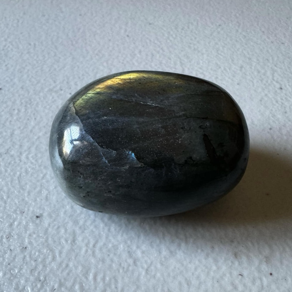 Labradorite Palm Stone - Lg 🧡🩷💚💙